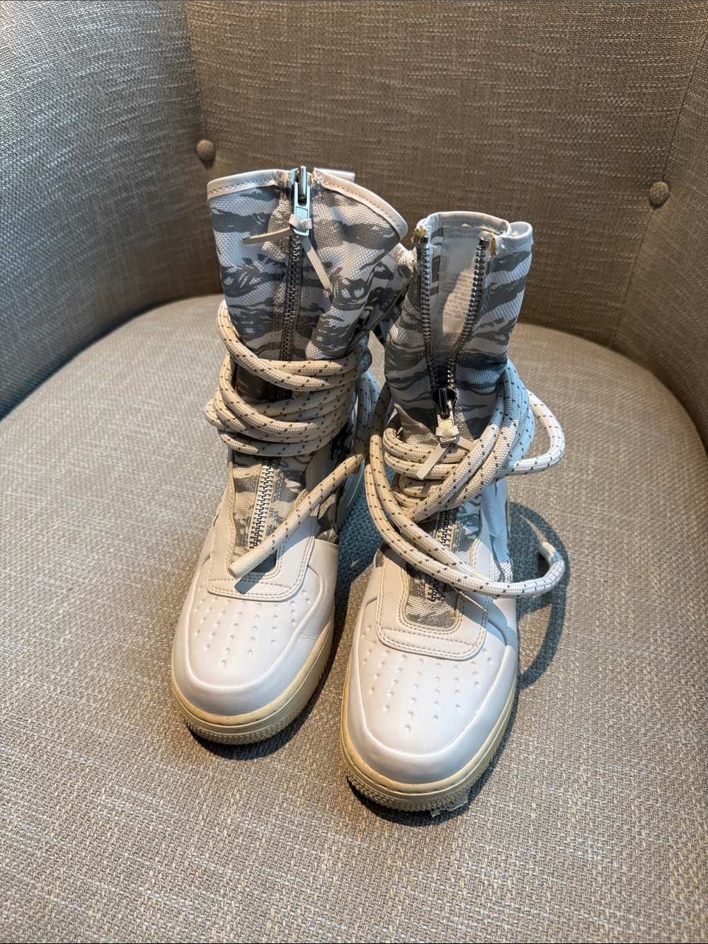 Nike womens High-Top Sneakers in Light Gray Camo